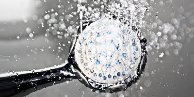 Clean household waste without chemistry? Try special soil bacteria!